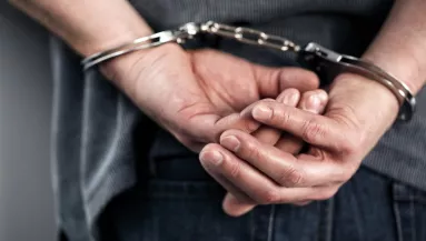NEM NYERT: elnyelte az italautomata a férfi pénzét Szigethalmon, a kihívott rendőrök a börtönbe vitték