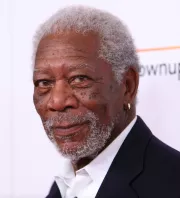Szívszorító az oka: ezért visel mindig két arany fülbevalót Morgan Freeman - Fotók