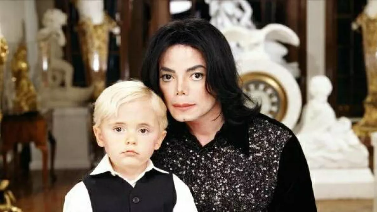 Hihetetlen! Ilyen sármos fickó lett Michael Jackson kisfiából!- Fotók