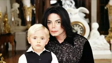 Hihetetlen! Ilyen sármos fickó lett Michael Jackson kisfiából!- Fotók