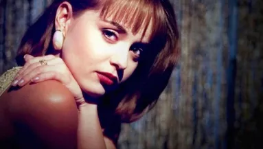 Levetkőzött! 45 évesen is bombázó a Paula és Paulina sztárja! - Fotók