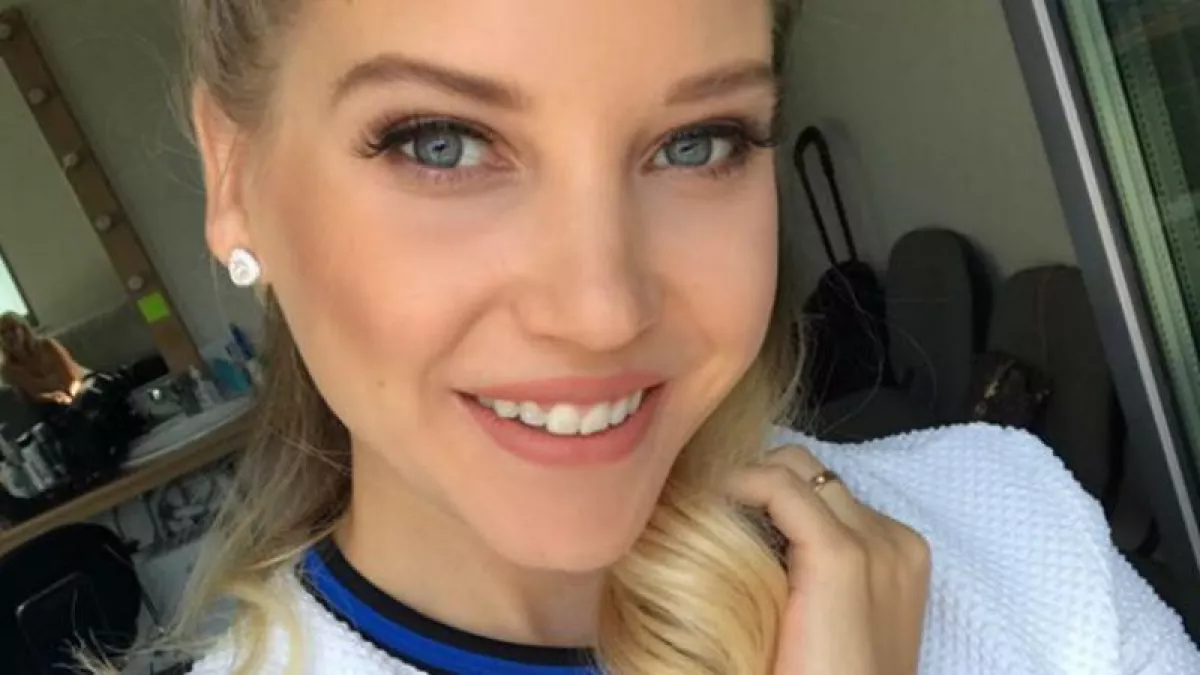 Anyaszült meztelen képet posztolt a Mátrából Szabó Zsófi