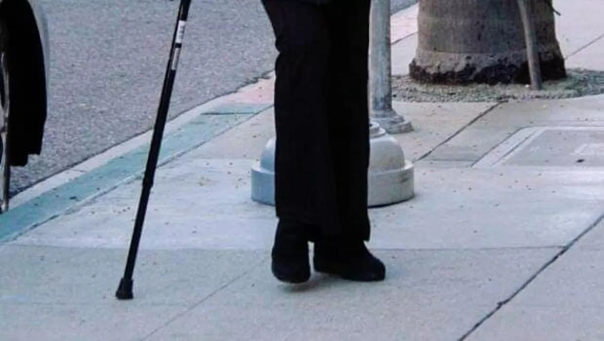 Döbbenet! Bottal jár az egykori szexszimbólum - megöregedett!