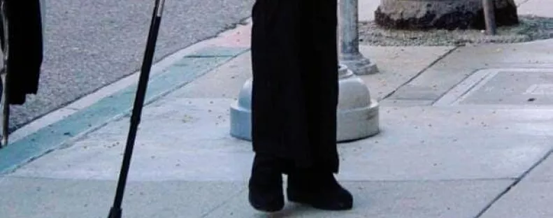 Döbbenet! Bottal jár az egykori szexszimbólum - megöregedett!