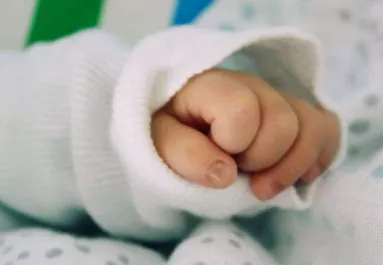 Örömhír! Megszületett a sztárpár babája - furcsa nevet adtak neki! 