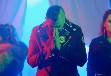 Letarolja a netet a Romantic új klipje! Itt megnézheted!