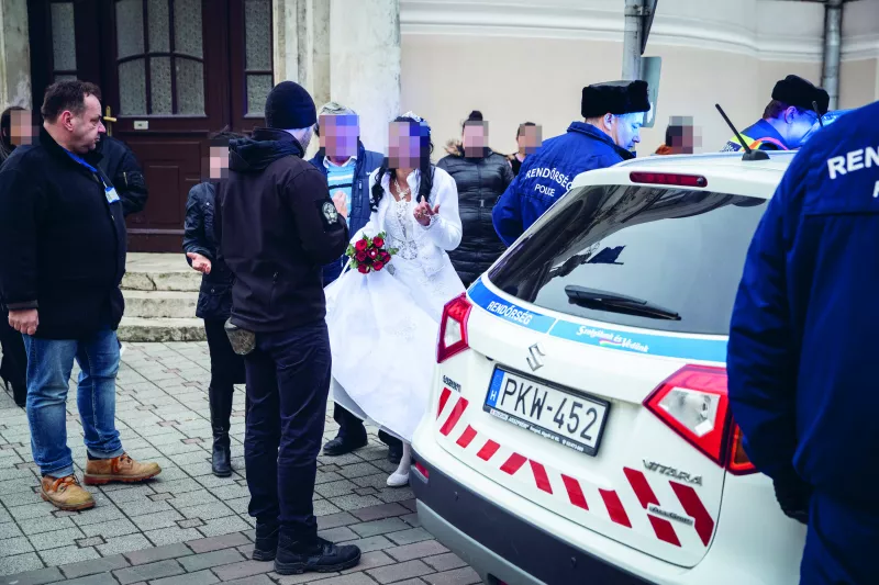 Persze nem tehettek ellene, hiszen a férfit régóta körözték.