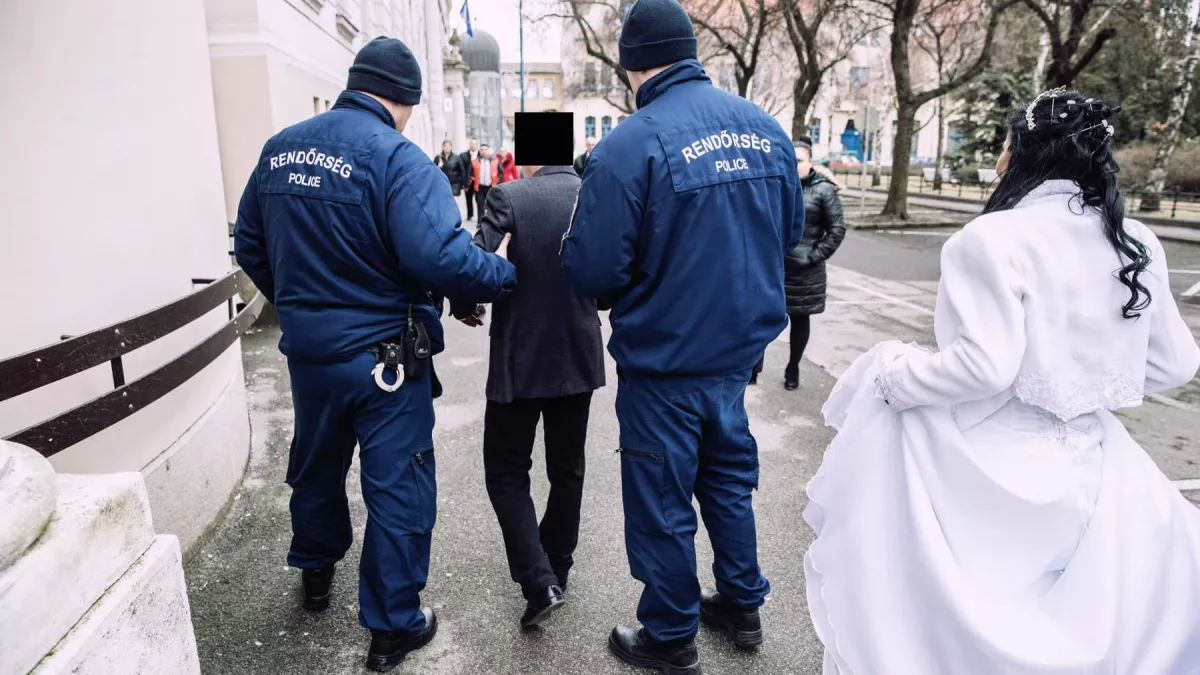 Elmaradt a nászéjszaka! Esküvőjén vették őrizetbe a zsaruk Mihályt! - Zseniális fotók