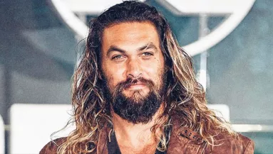 Se szakáll, se haj! Fiatalon is álompasi volt a Trónok harca sztárja!