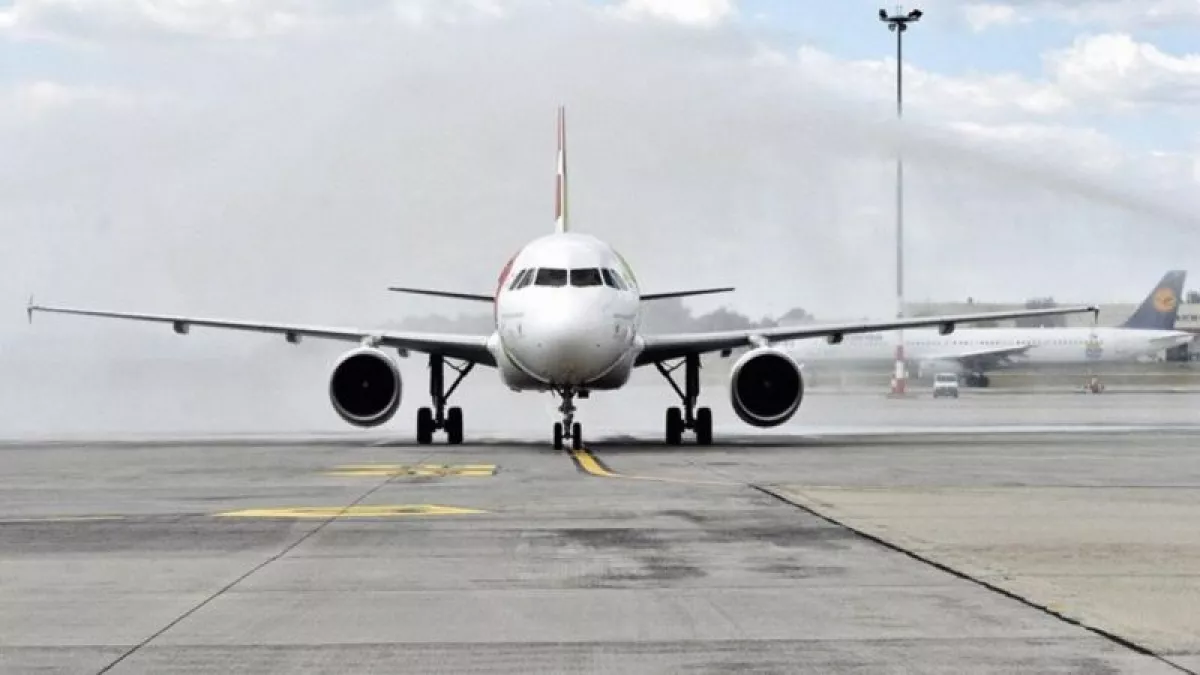 Kényszerleszállás Ferihegyen: egy utas életéért küzdenek!