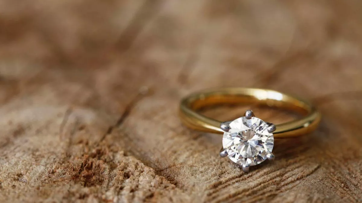 Hát mégis igaz: eljegyezték a gyönyörű színésznőt!