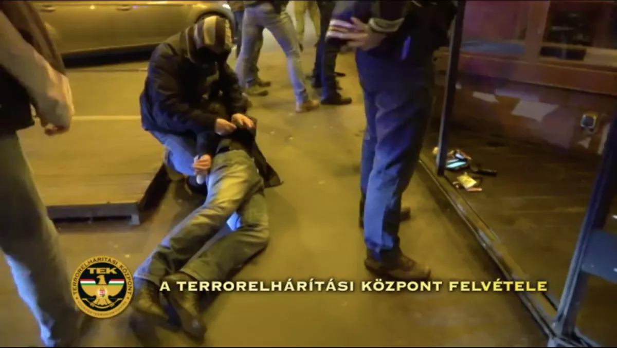 Fegyveres férfit fogtak el Budapesten a terrorelhárítók! - videó