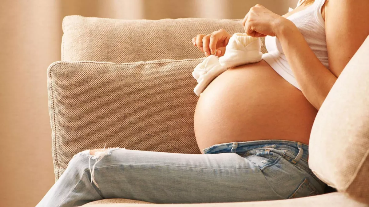 Sokkolta a hír! Hat hónapja szült, öt hónapos terhes a gyönyörű színésznő! Fotók