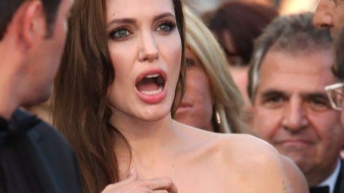 Így reagált Angelina Jolie, hogy Brad Anistonnal bulizott!