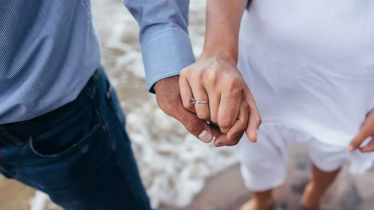 Nagy az öröm! Eljegyezték a szexi magyar tévést! Ez a jóképű pasi lesz a férje!