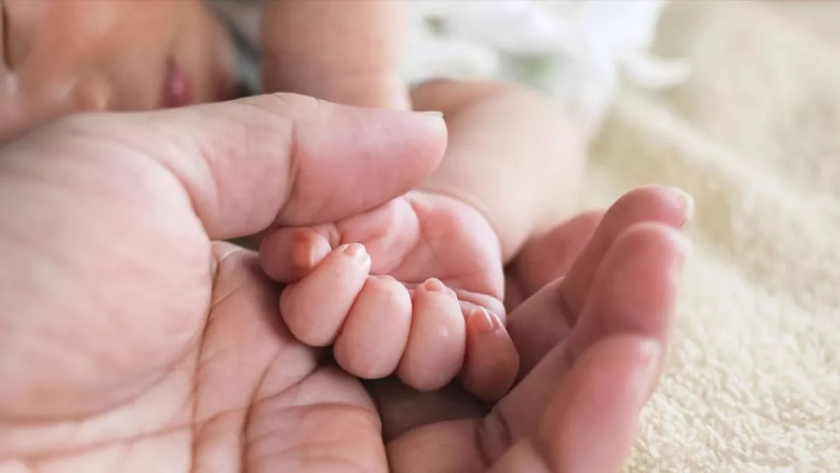 Kislánya született a magyar válogatott futballsztárnak! Itt az első kép