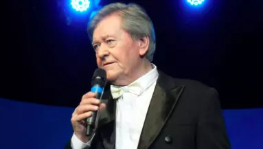 Elhunyt Koós János