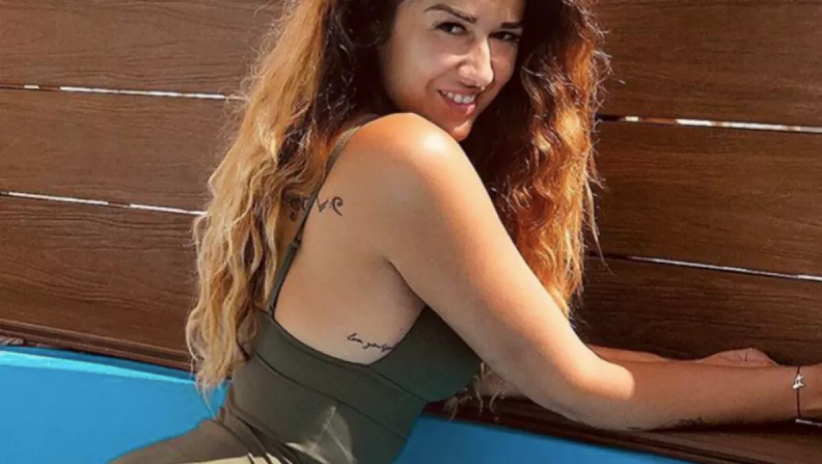 "Kicsit homokos a popóm!"  Pikáns szelfijeivel árasztotta el a netet Singh Viki! 