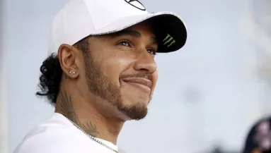 Lewis Hamilton csapattársa lett az X-Faktor magyar sztárja! Leigazolta a Mercedes!