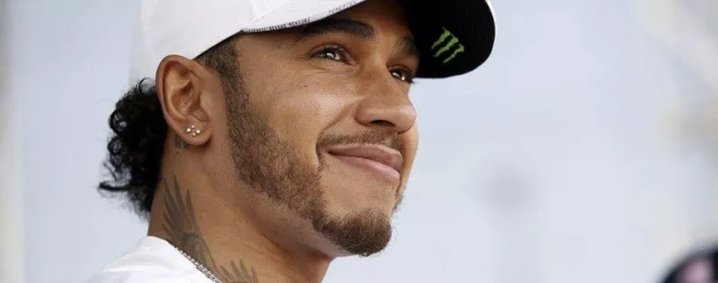 Lewis Hamilton csapattársa lett az X-Faktor magyar sztárja! Leigazolta a Mercedes!