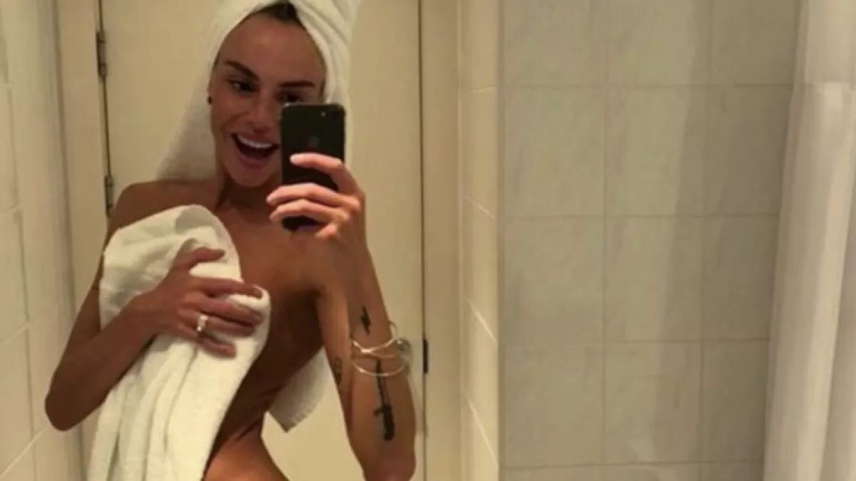 Egyik kép sem átverés: ő a világ leghosszabb lábú nője!