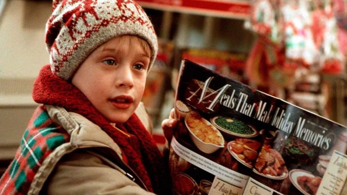 Rá sem ismerni már a 38 éves Kevinre! De a szerelme egy bombázó - Fotók