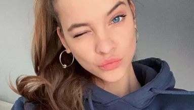 Hihetetlen! Ez a lány Palvin Barbi kiköpött mása - Közös képeik is vannak - Fotók