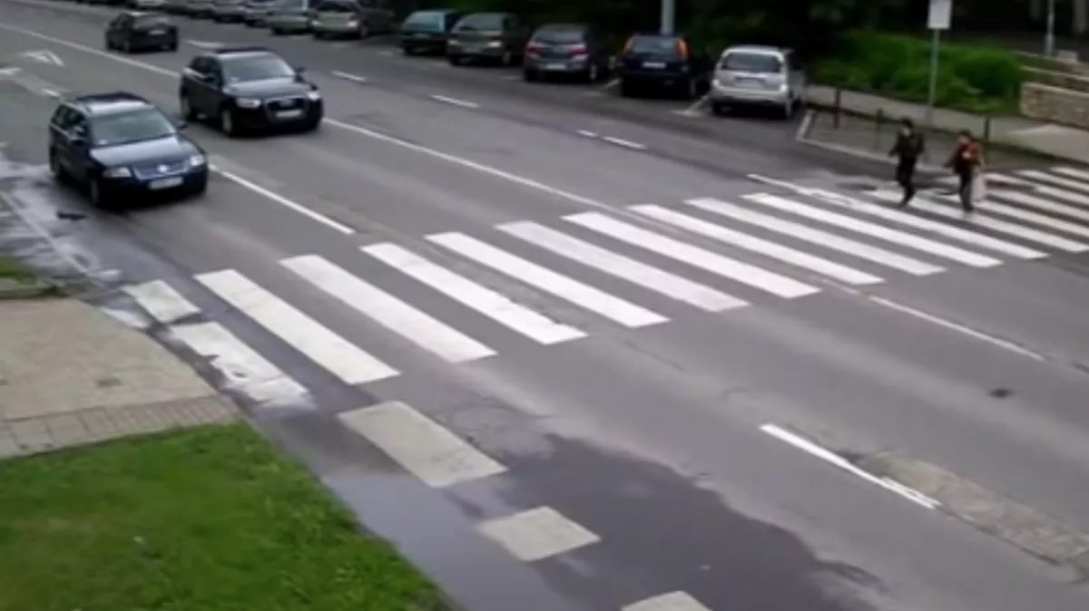 Vérfagyasztó dolgot vett fel a kecskeméti térfigyelő kamera! - Videó