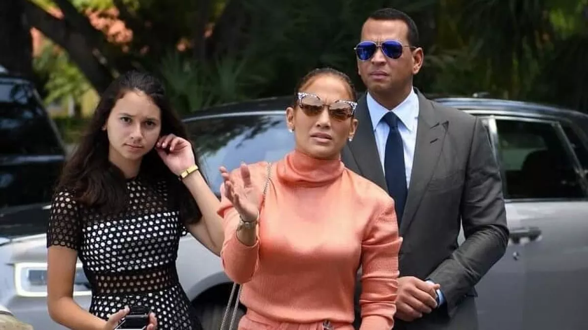 Kiábrándult a fél világ: méretes tundrabugyit villantott J-Lo! - Fotók