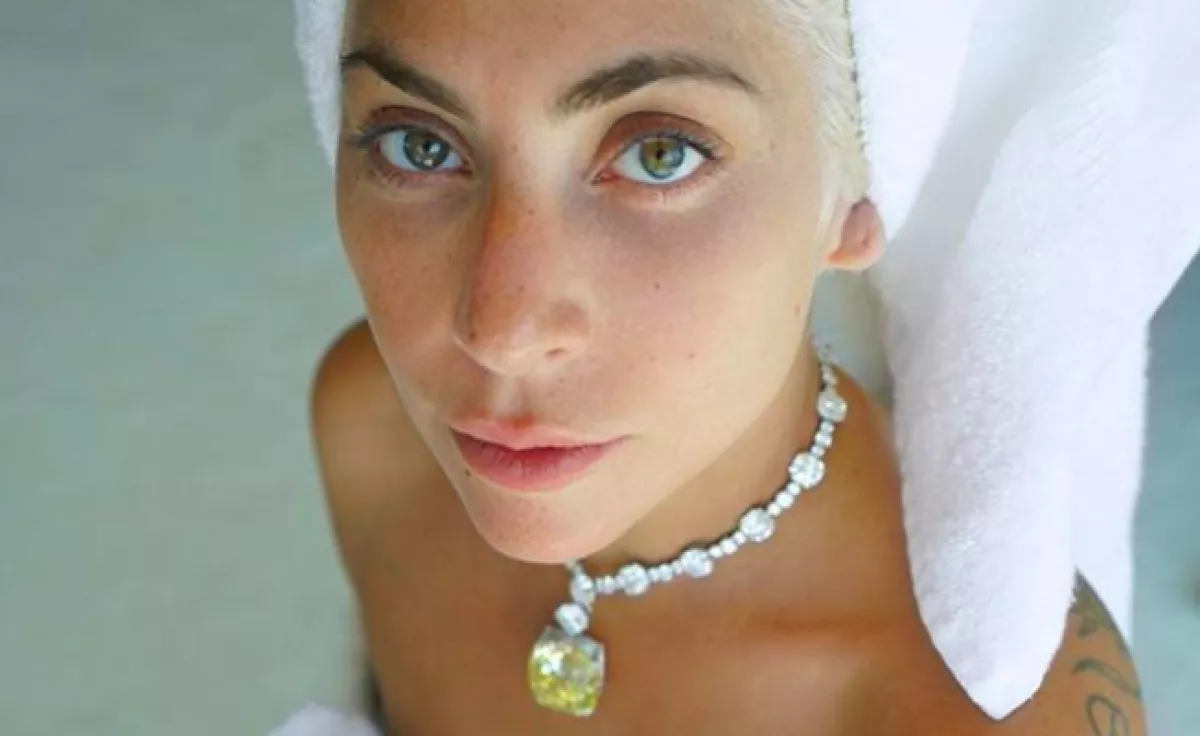 Bréking! Lady Gaga terhes - állítja egy rajongója. Nem találod ki, kitől!