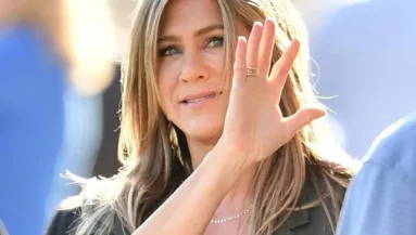 Paparazzi: így néz ki az 50 éves Jennifer Aniston bikiniben! - Fotók