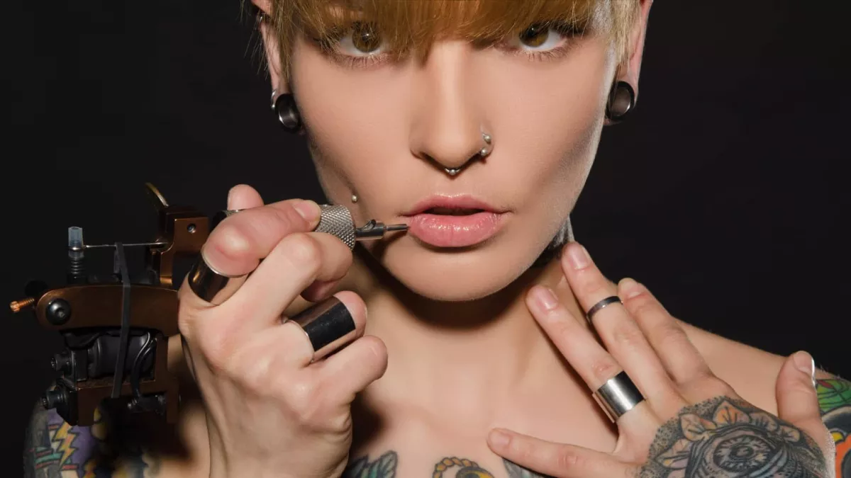 Letarolja a világot a legújabb tetkótrend! Bevállalnád? - Fotók