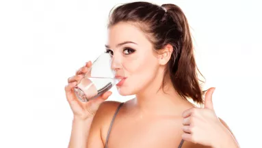 Tudósok bizonyították: ezt kell innod lefekvés előtt, ha fogyni akarsz! 