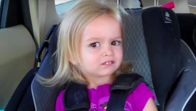 Hat éve lett mém a kis Chloé-ból - így néz ki ma! - Fotók