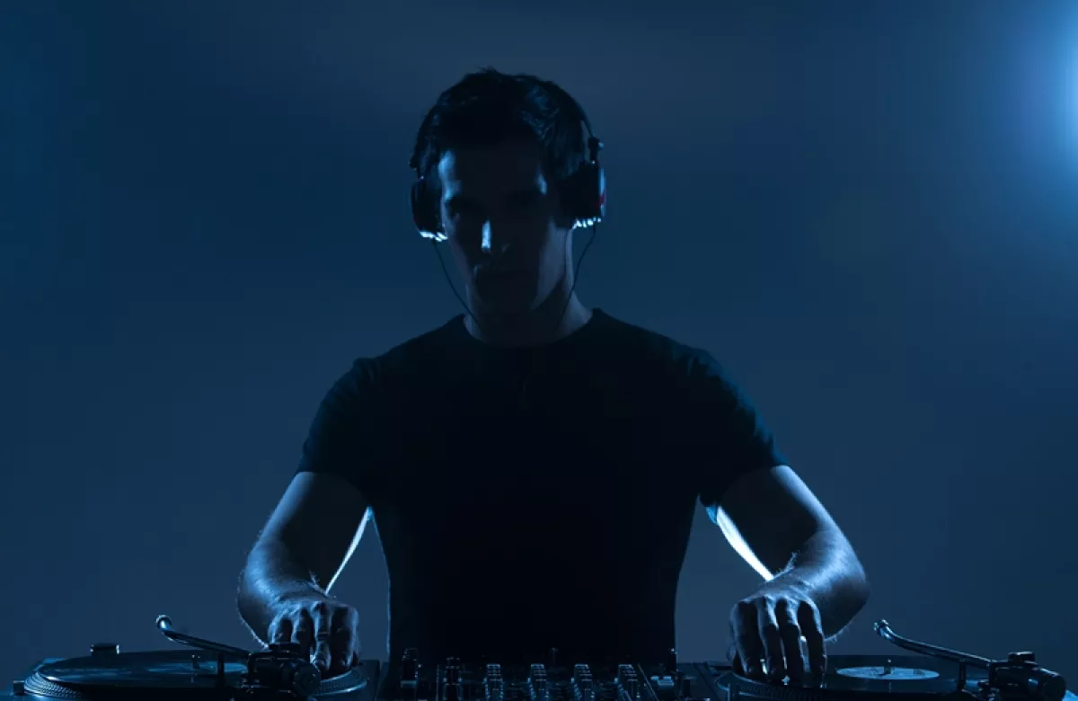 Örökre kitiltották a fesztiválról a népszerű zenészt, mert ezt a dalt játszotta