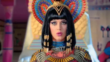 Katty Perry lopta az egyik leghíresebb dalát! Itt az eredeti - Videó