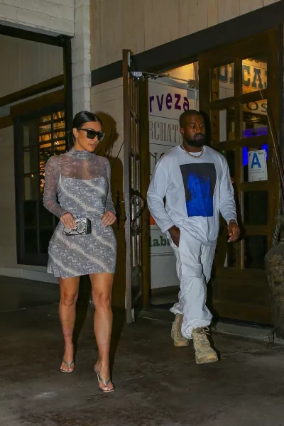 Kardashian és férje, Kanye West a napokban egy mexikói étterembe ment vacsorázni Los Angelesben, különös képek készültek róluk
