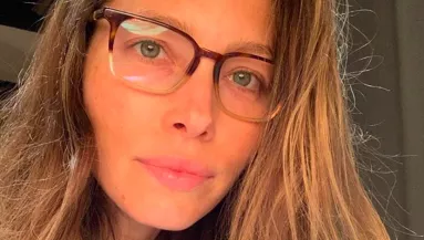 Smink nélküli képet posztolt, senki sem ismeri fel a színésznőt! - Fotók