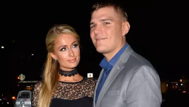 Provokáció? Exe eltüntette Paris Hilton nevét a karjáról - ez lett belőle - Fotó