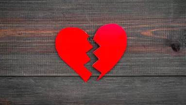 Hat év után szakított a sztárpár - ezzel a 21 éves énekesnővel bukott le a színész! - Fotók