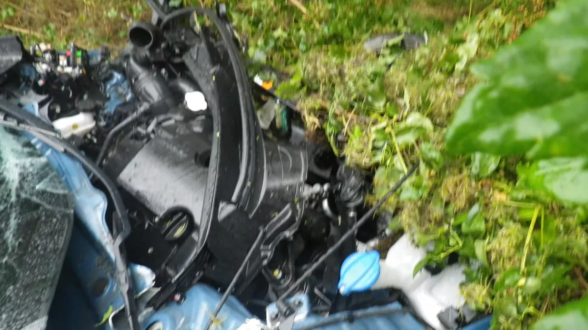 Mentőket riasztottak: frontális baleset Tokodnál - Fotók