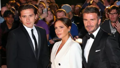 K. O.-ra itta magát a GQ-gála afterén Beckham fia - Fotók