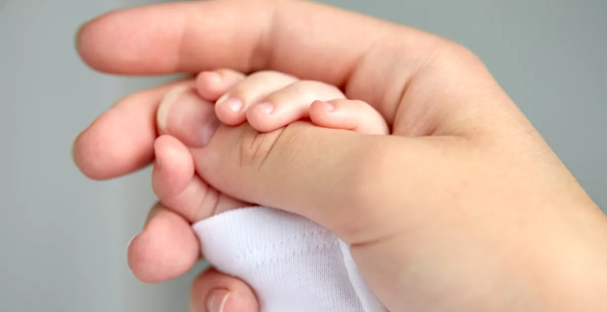 Ki akarta venni 4 hónapos lányát az ágyából az anya, rémálom, ami ezután történt - Fotók