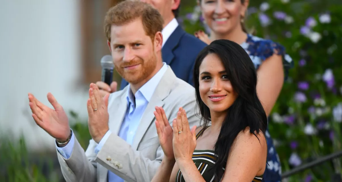 Tiszta apja: kamerák előtt mutatták meg Archie-t Meghan hercegnéék! - Videó