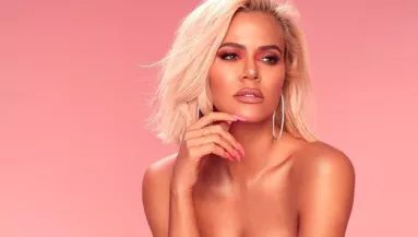 Kiposztolta új szelfijét Khloe Kardashian, majd azonnal le kellett tiltania a kommenteket... - Fotók