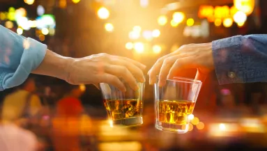 Az Erzsébet-hídon tért magához - bedrogozták a magyar sztár fiát! - Videó