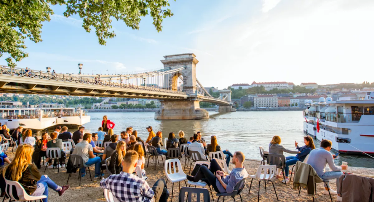 Budapesten jár-kel a hollywood-i sztár! Mindent kiposztol - Fotók