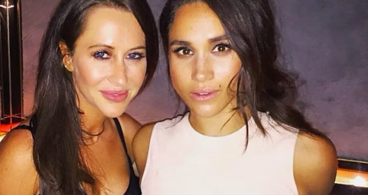 Csak egy bikinis képet posztolt Meghan hercegné barátnője, rögtön nekiestek a kommentelők!