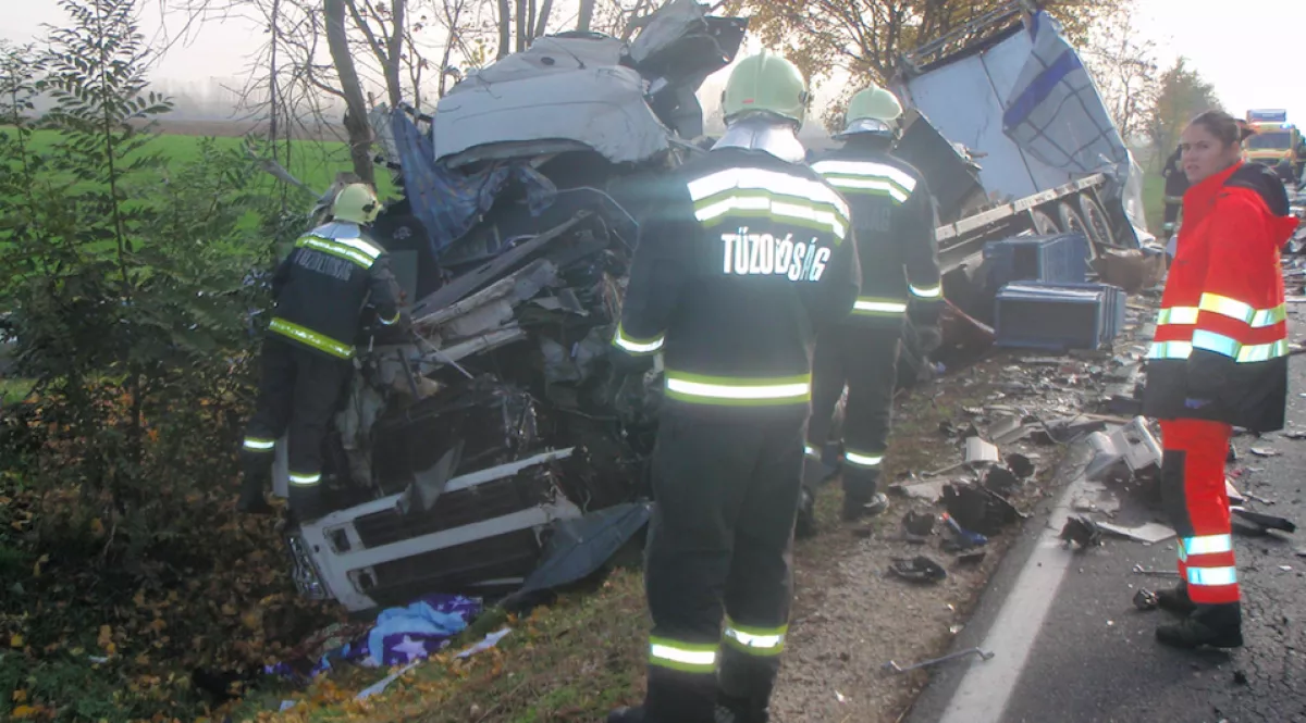 Kiderült, kik haltak meg a 42-es főúton - Megrázó képek érkeztek