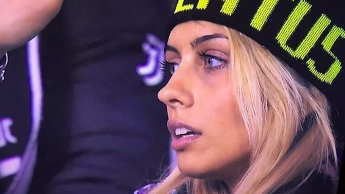 Egy pillanatra mutatta a kamera a szurkolólányt, azonnal Insta-sztár lett! - Fotók